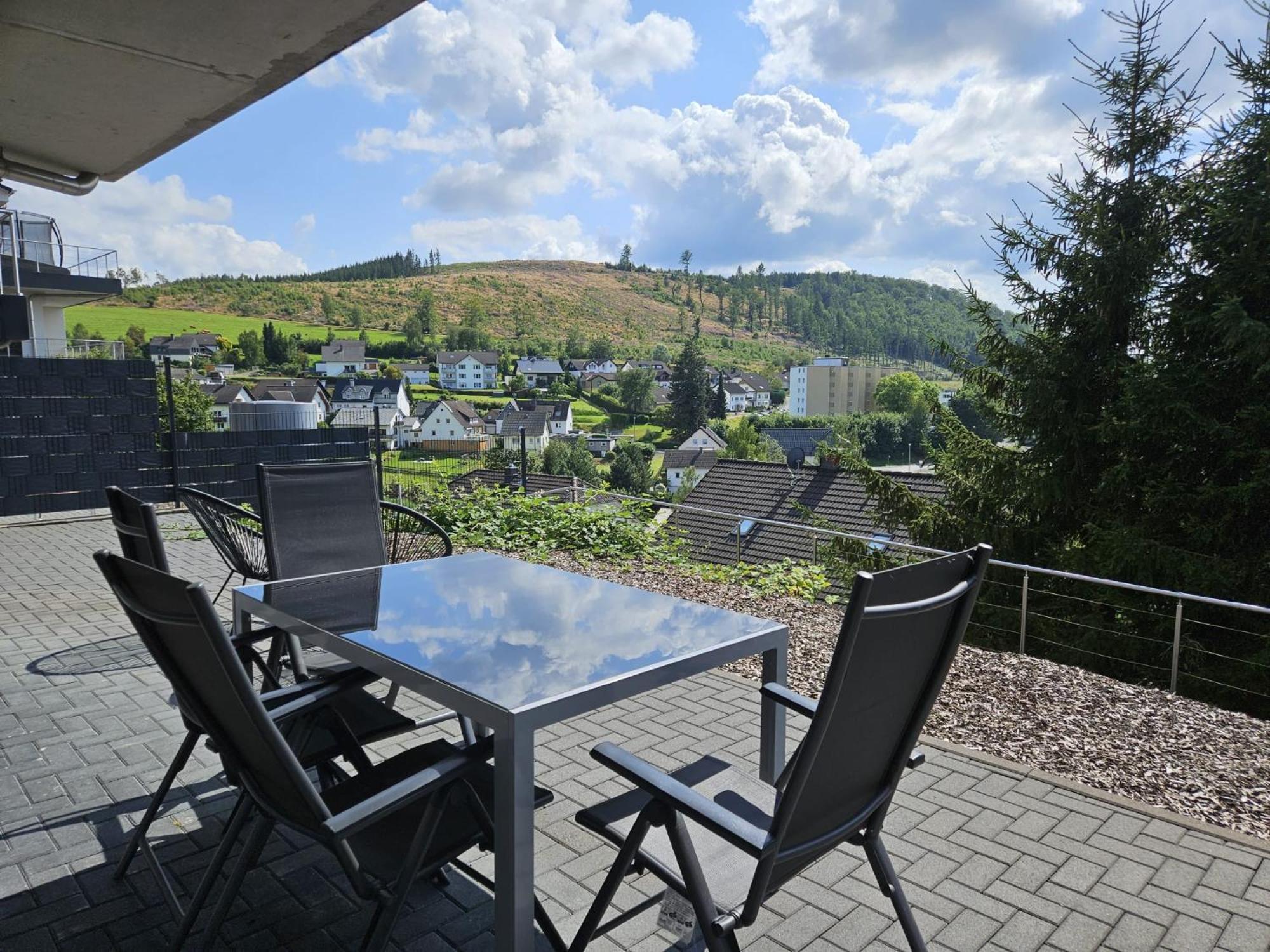 Stilvolle Wohnung Mit Blick Und Selbst-Check-In Bad Berleburg Exterior photo